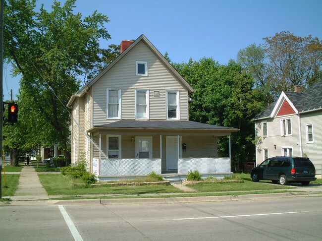Foto principal - 422 Washtenaw Ave