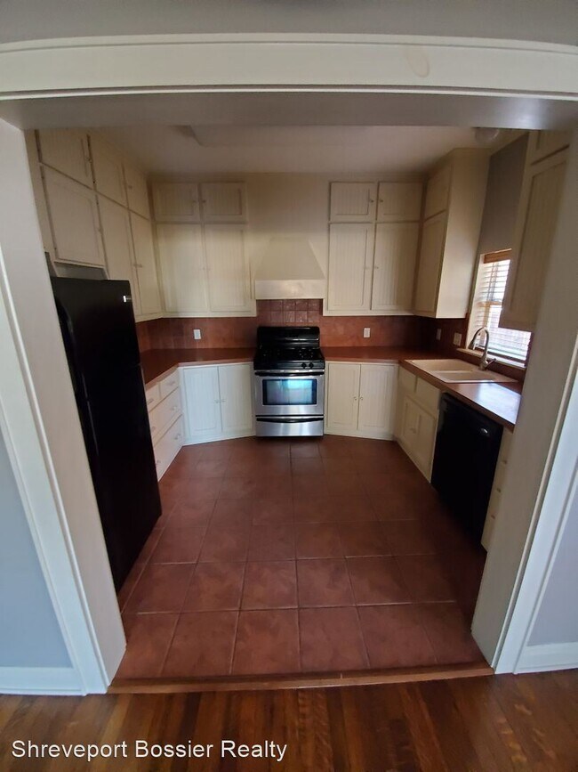 Foto del edificio - 1 br, 1 bath House - 353 Olive St