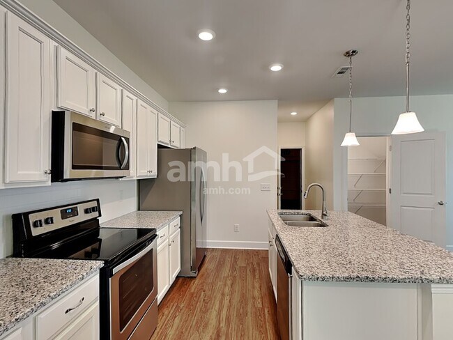 Foto del edificio - 4805 Horatio Ct