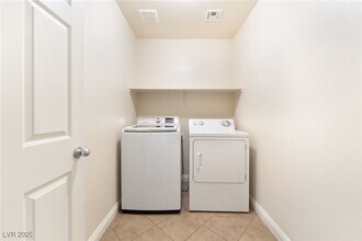 Building Photo - 436 White Heart Rd