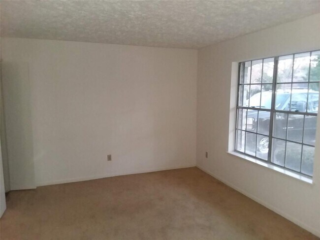 Building Photo - 7211 Foxmar Ln