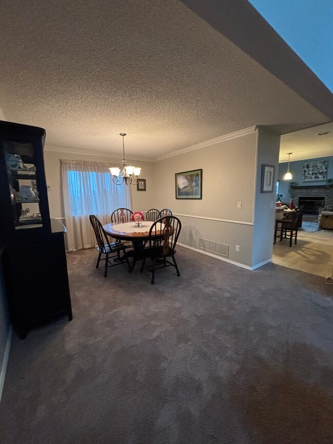 Foto del edificio - 3425 Birnamwood Dr