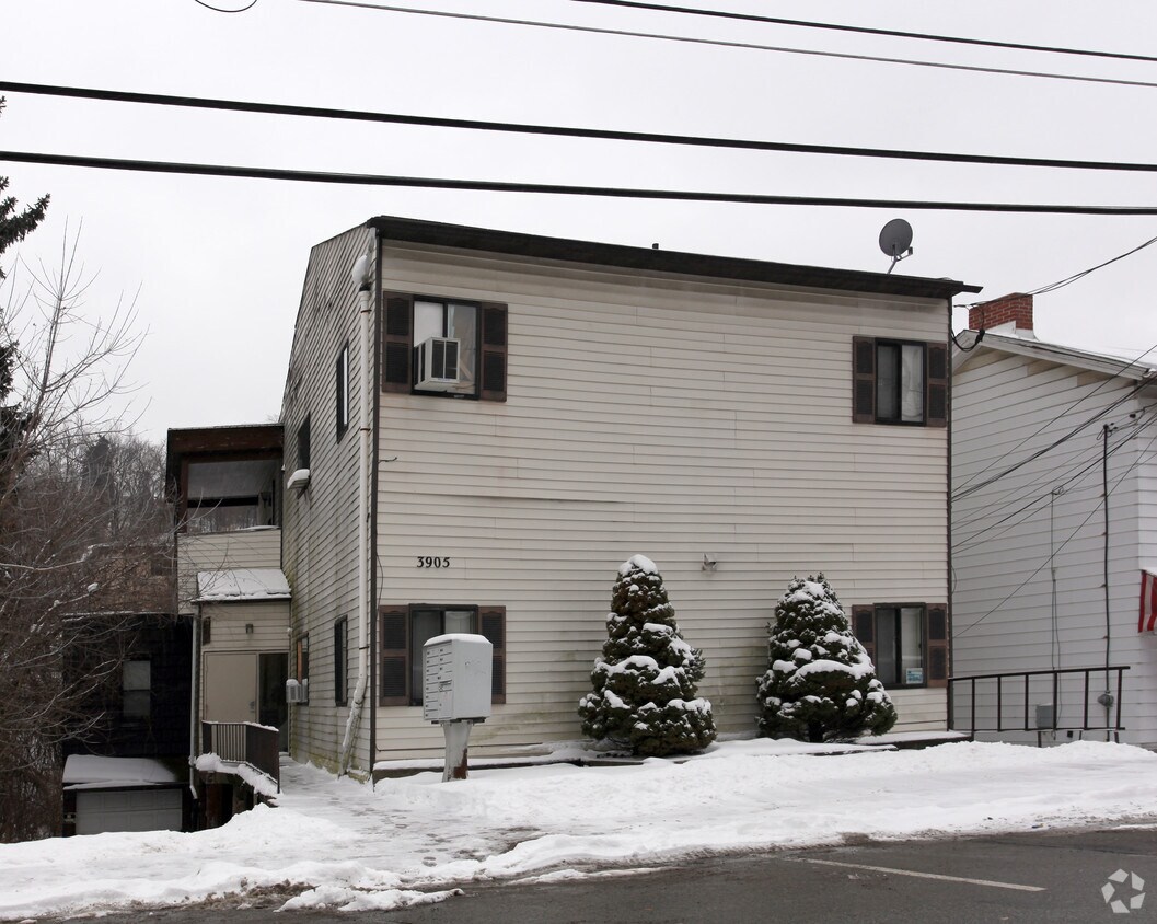 Primary Photo - 3905 Willow Ave