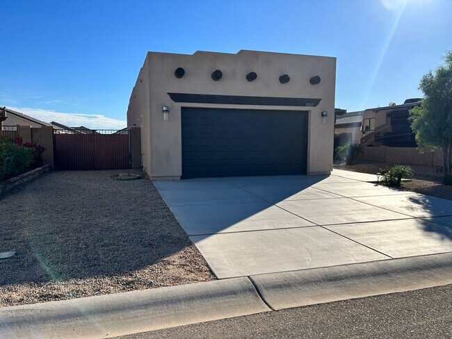 Foto del edificio - Beautiful Southwestern-Style Home in El Rancho Encantado