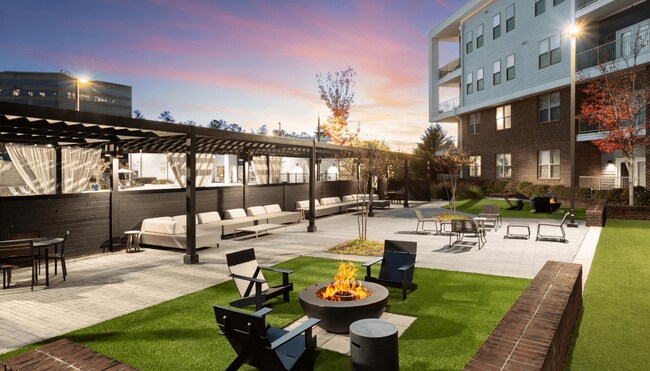 Building Photo - 550 Northridge