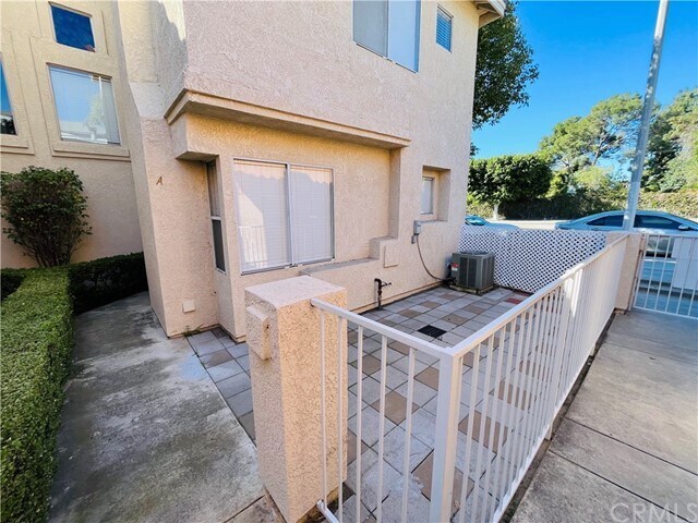 Building Photo - 11628 Valley View Ave