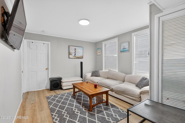 Building Photo - 191 3rd Ave