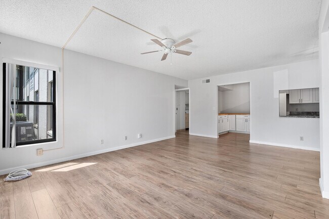 Foto del edificio - 1605 SW Silver Pine Way