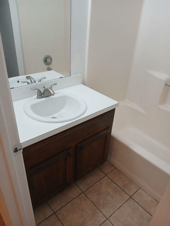 Foto del edificio - 3305 Fallmeadow St