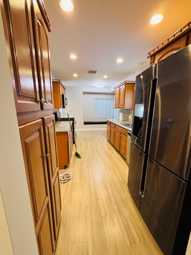 Building Photo - 5741 Larryan Dr