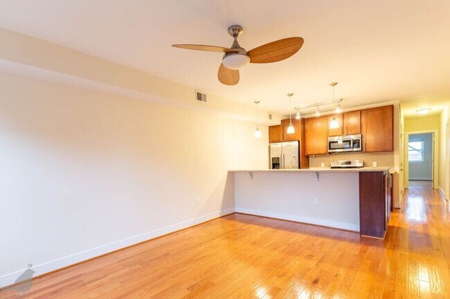 Foto del edificio - 1353 Adams St NE