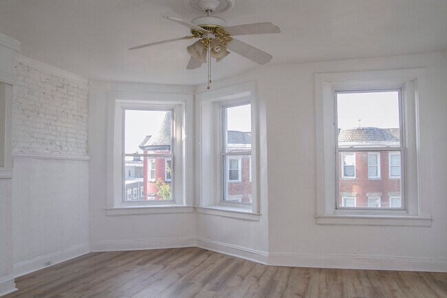 Building Photo - 804 Newington Ave