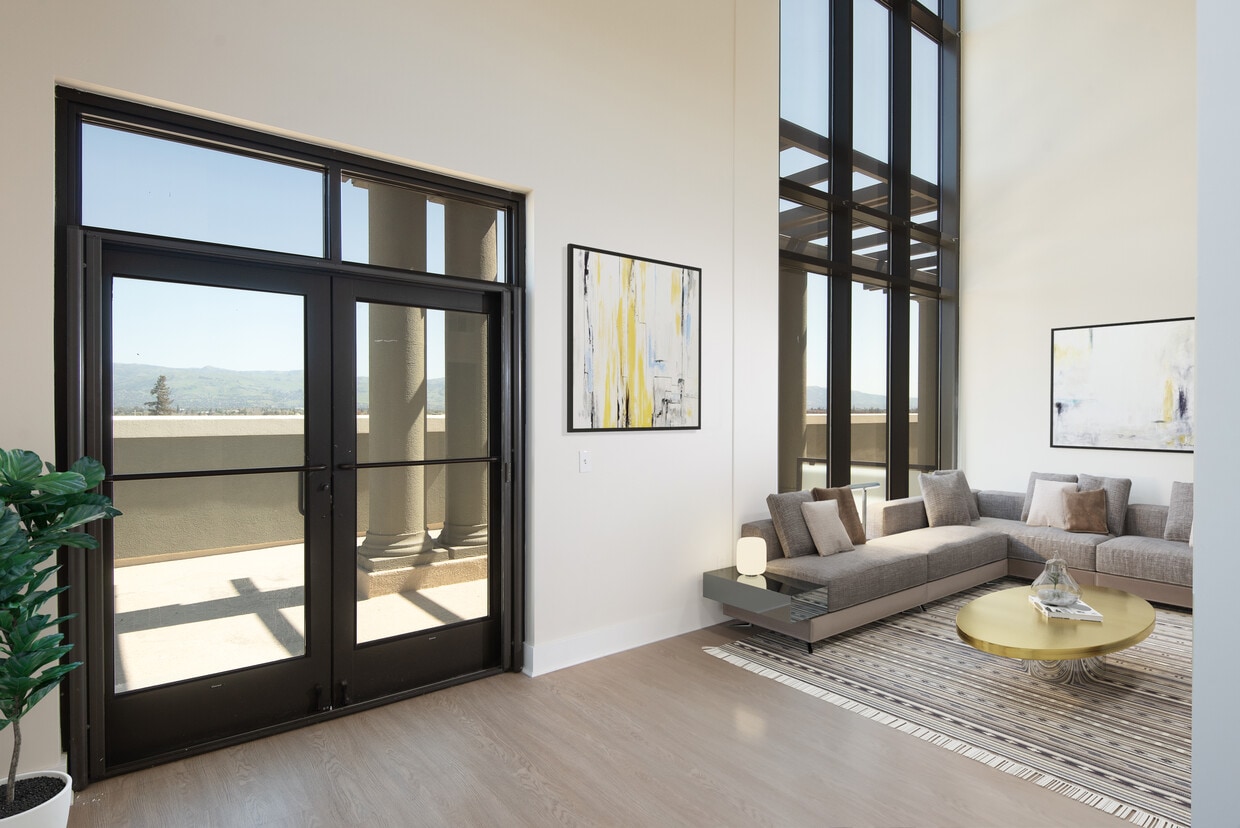 Primary Photo - The Penthouses at Vendome Place