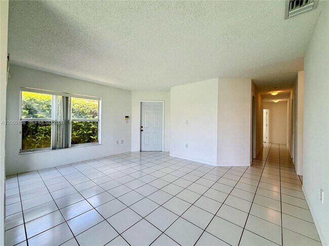 Foto del edificio - 7557 SW 164th Ct