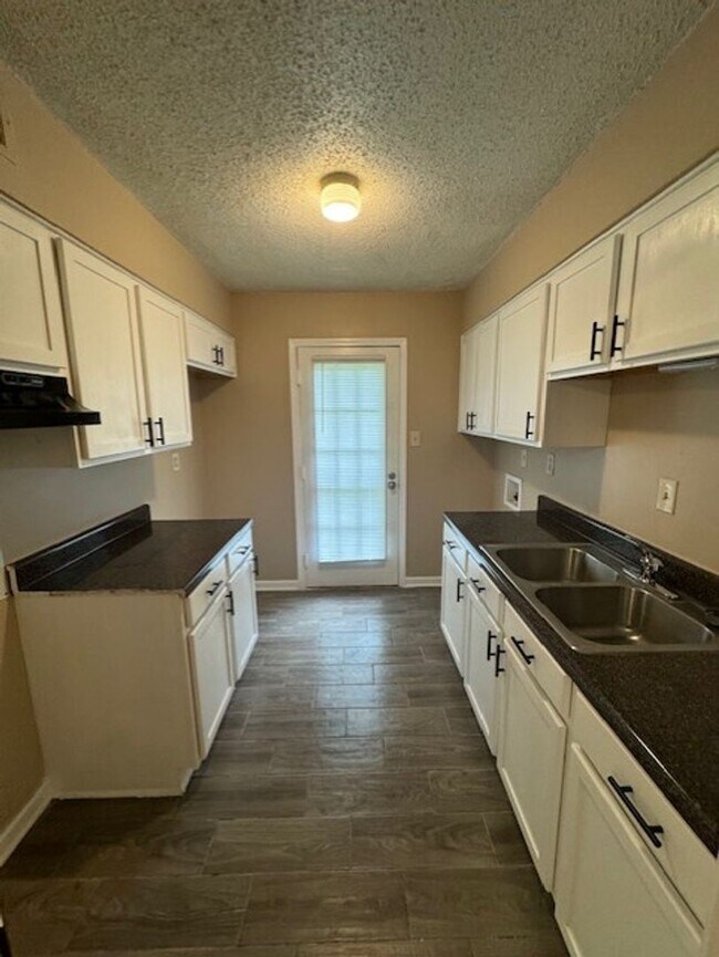 Building Photo - Newly Renovated Home In Raleigh