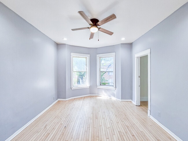 Foto del edificio - 3228 W Beach Ave