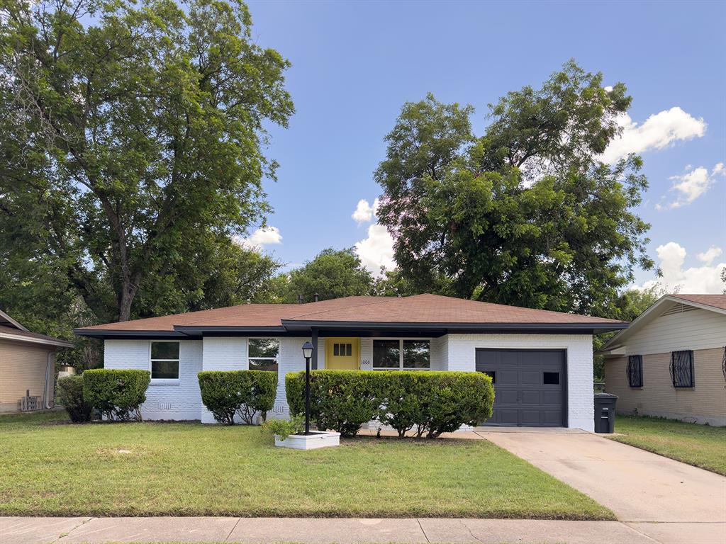 Foto principal - 1006 Duvall Dr