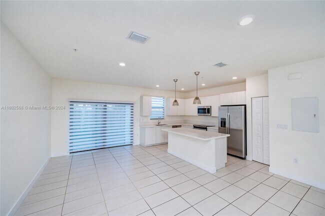 Foto del edificio - 10461 NW 82nd St