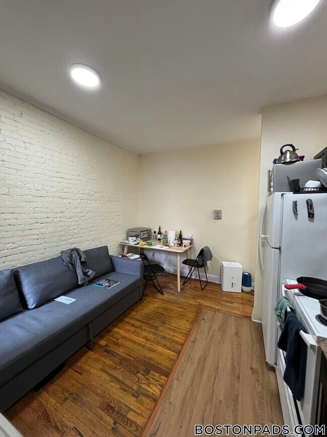 Foto del edificio - 894 Huntington Ave
