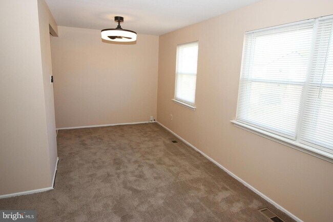 Foto del edificio - 13053 Blakeslee Dr