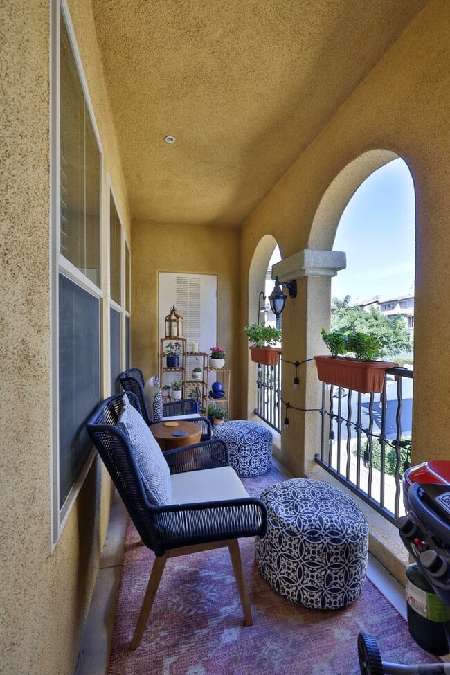 Foto del edificio - Luxurious 2BR/2BA home in sought after gat...