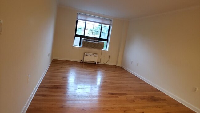 Building Photo - 77 Brattle St