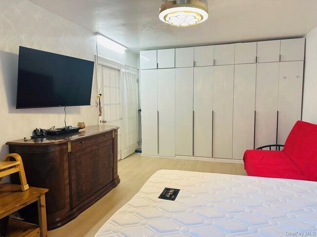 Building Photo - 64-74-74 Saunders St