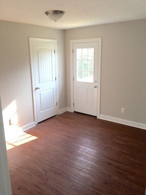 Foto del edificio - Pretty fantastic updated Duplex within walking distance of the Greenway.  $1525/mo