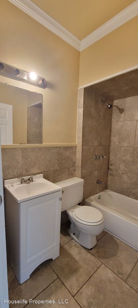 Building Photo - 3 br, 1 bath House - 4133 Lamar Ave