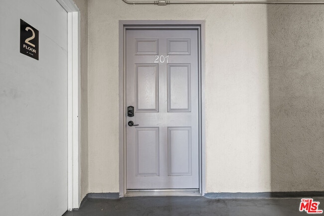 Building Photo - 15286 Sutton St