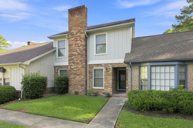 Foto del edificio - 126 Oakmont Dr