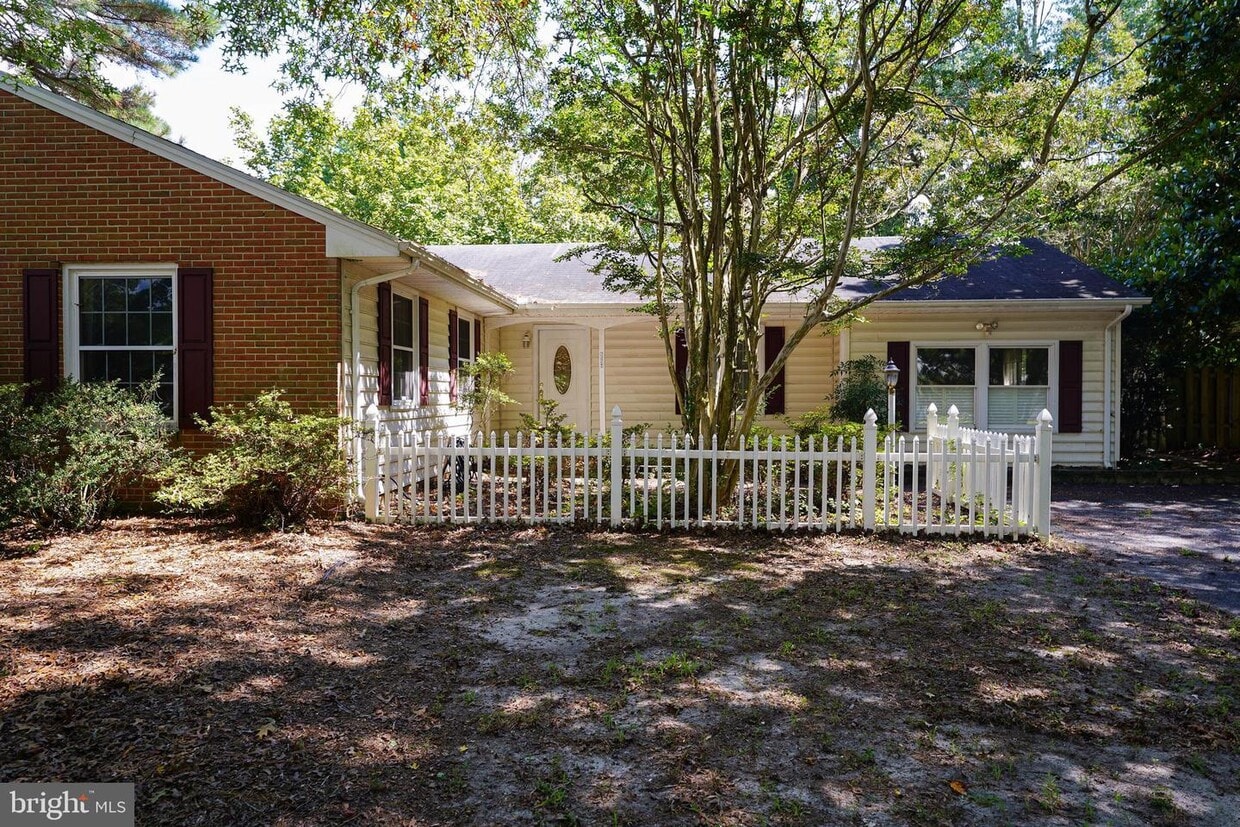 Primary Photo - 6594 Quercus Dr