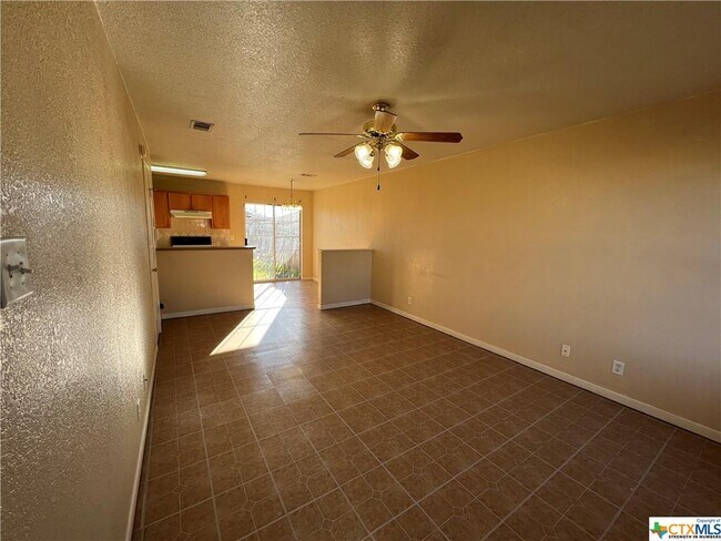 Foto del edificio - 1402 Dugger Cir