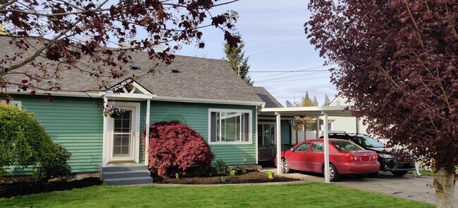 Foto del edificio - 822 CC St