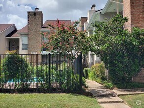 Building Photo - 1818 Augusta Dr