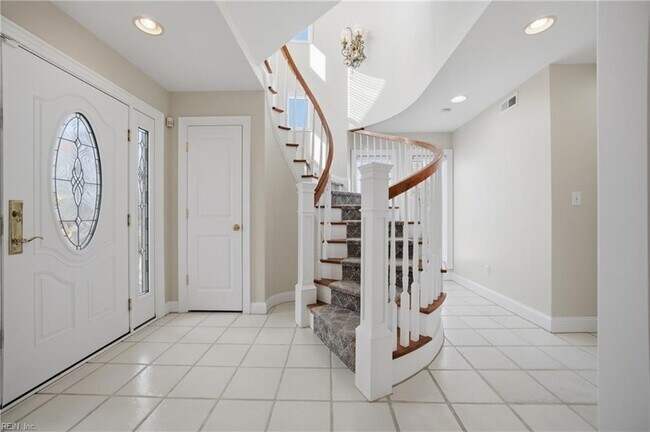 Foto del edificio - 508 Virginia Dare Dr