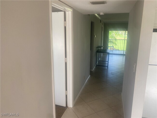 Foto del edificio - 123 Palm Dr