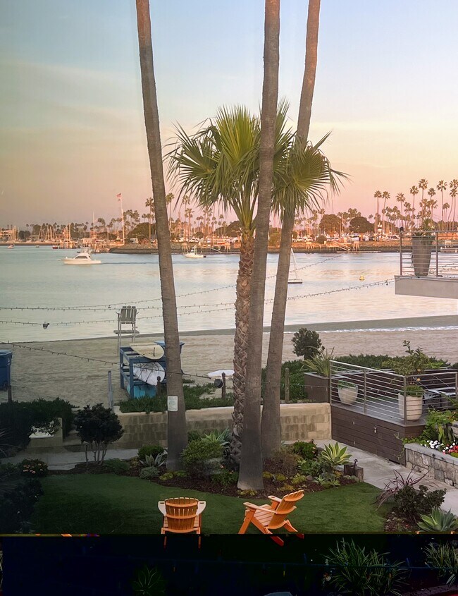 Foto del edificio - 6726 E Bay Shore Walk