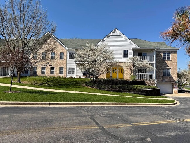 Building Photo - 2712 Northview Rd