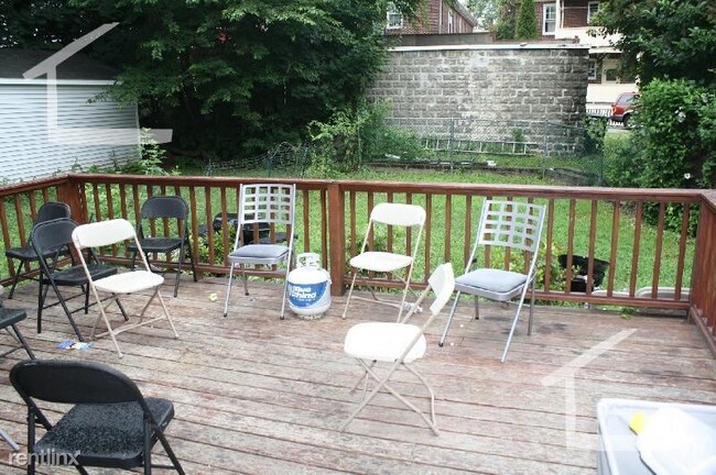 Building Photo - 5 br, 3.5 bath  - 144 Thorndike St # S