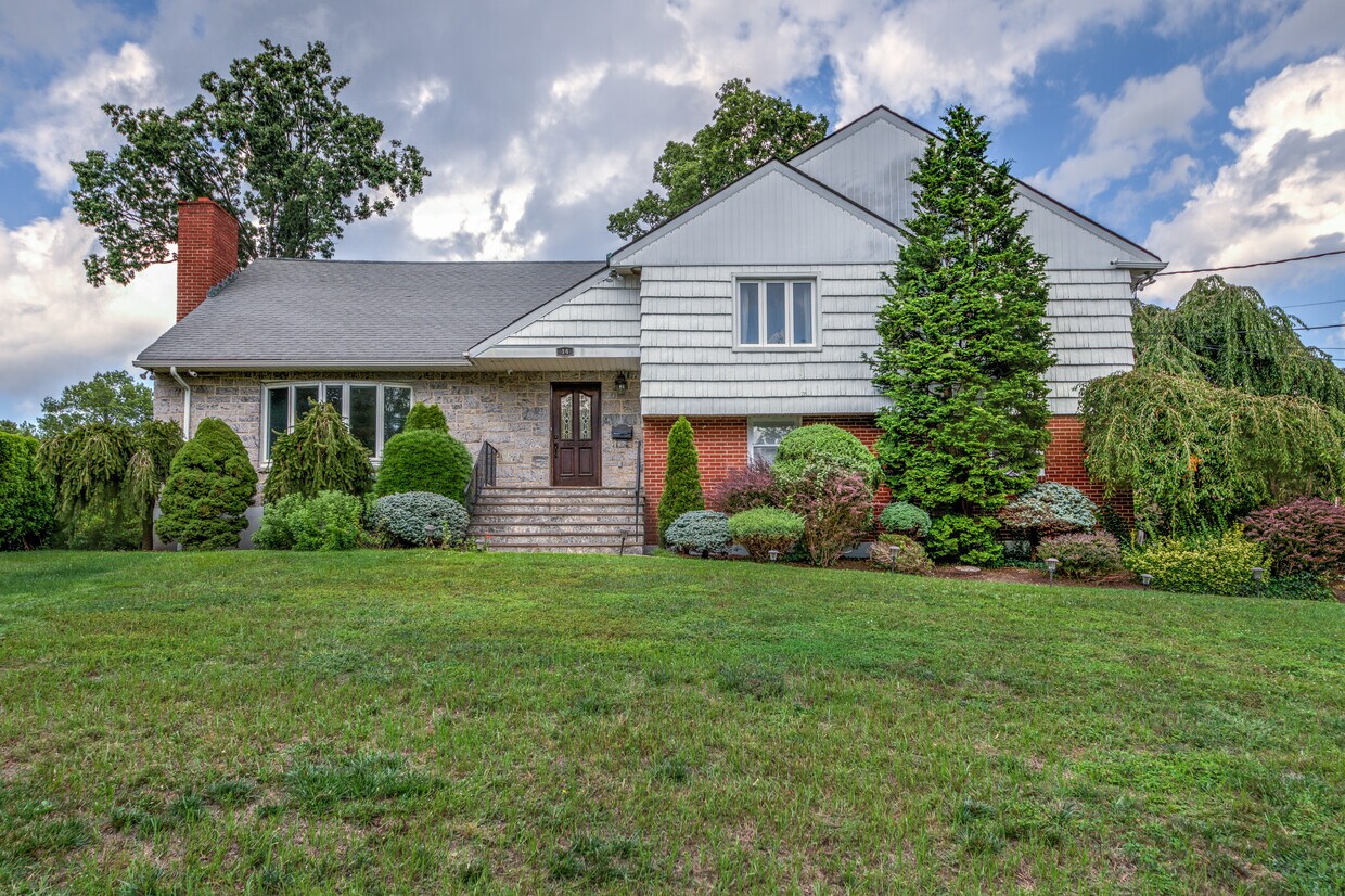 14 Dimsdale Dr, Scarsdale, NY 10583 House Rental in Scarsdale, NY