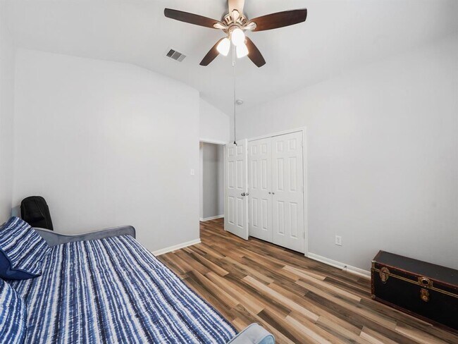 Building Photo - 21023 Kirkland Woods Dr