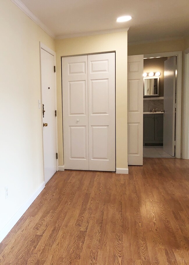 Foto del edificio - 1204 Greendale Ave