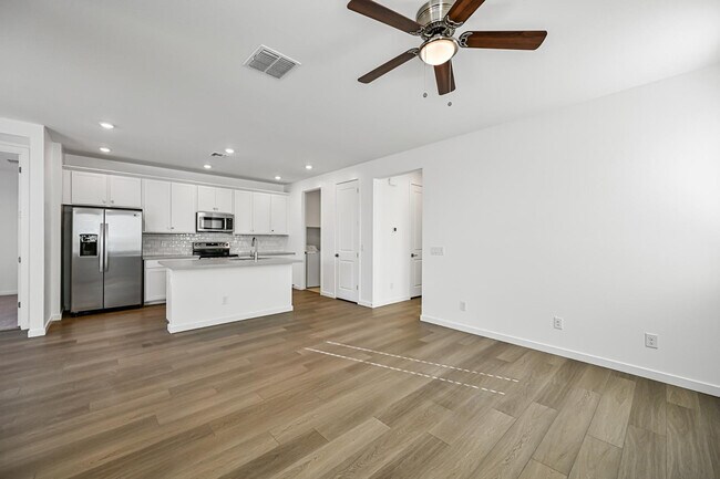Foto del edificio - 25244 W Wayland Dr