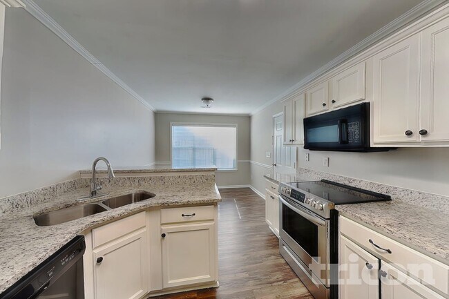 Foto del edificio - 108 Sagamore Ln