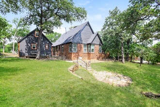 Building Photo - 4700 Normandy Rd