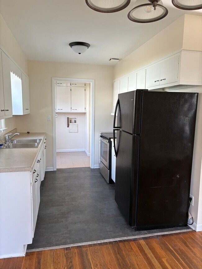 Foto del edificio - 3 Bedroom/1 Bath home for Rent