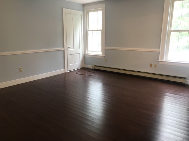 Living Room - 17 Mill St