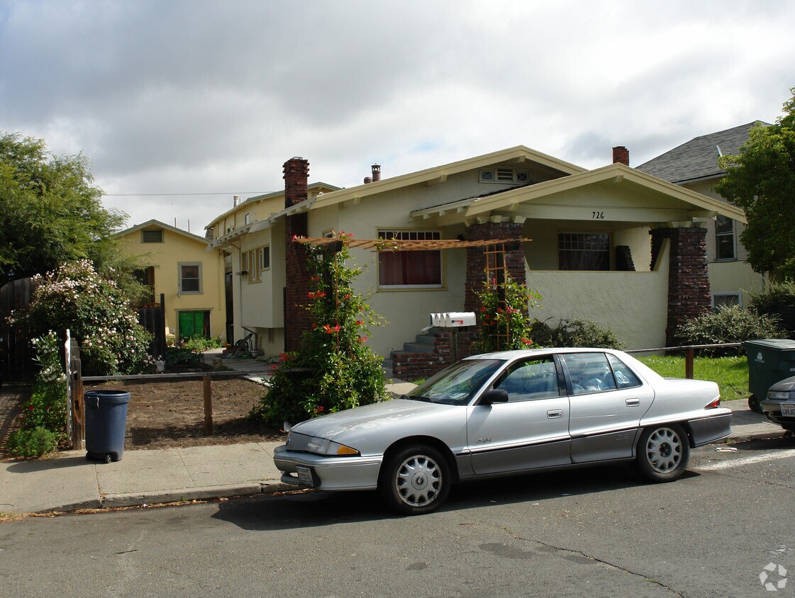 Foto principal - 726 Alabama St