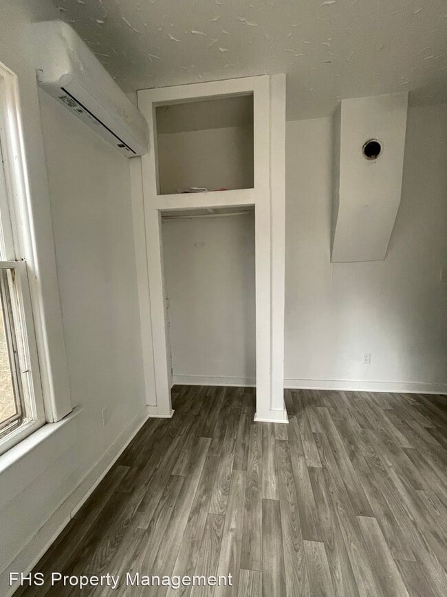 Building Photo - 1 br, 1 bath House - 807 S Nettleton
